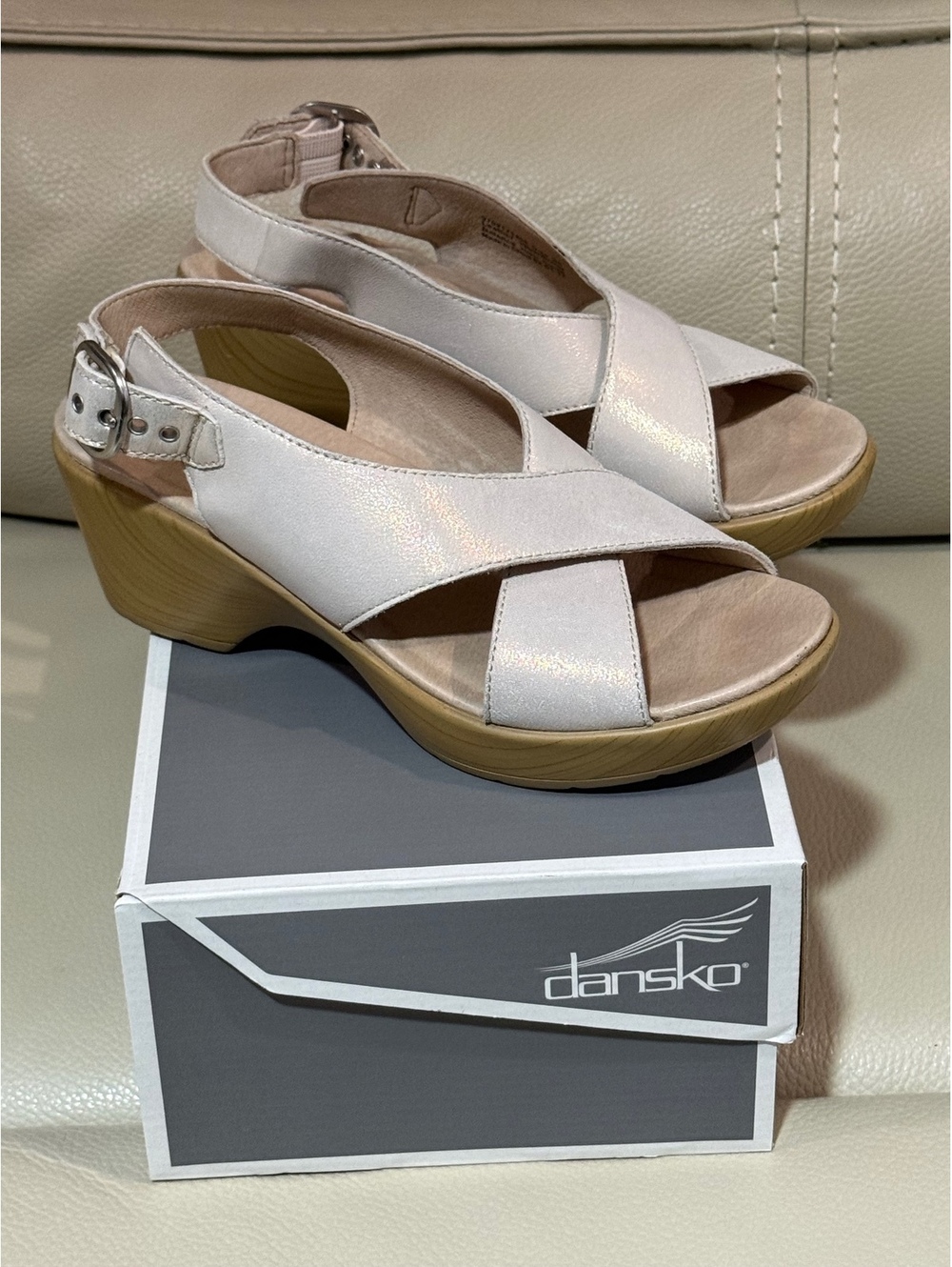 Dansko Sloane Metallic Leather Cross-Strap Wedge Sandals Women's Size 8 EU 38